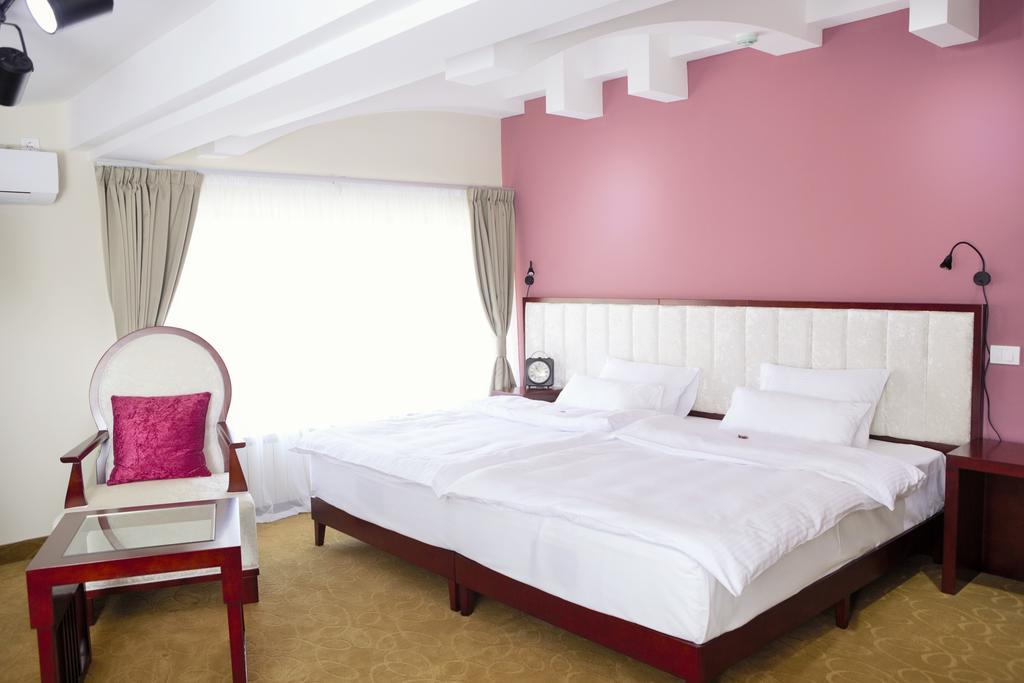 Garni Hotel Fortuna Belgrade Room photo